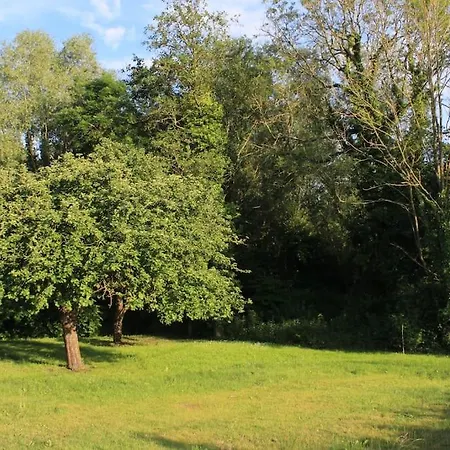 Vakantiehuis Les Bleuets, Fermette Picarde Avec Grand Jardin Rue (Somme)
