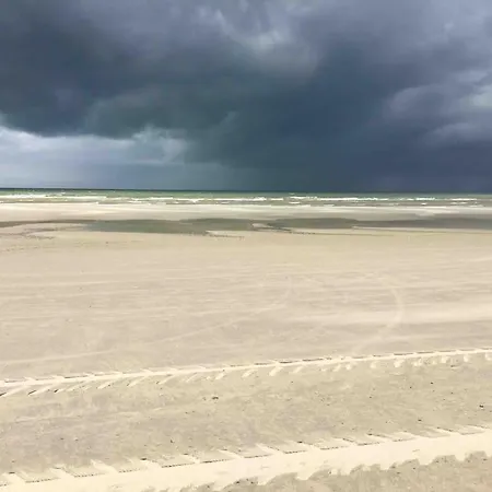Nyaraló Les Bleuets, Fermette Picarde Avec Grand Jardin Rue