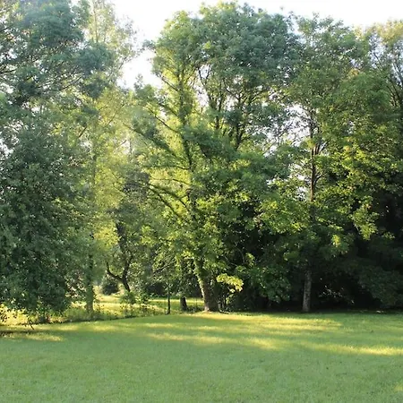 Nyaraló Les Bleuets, Fermette Picarde Avec Grand Jardin Rue